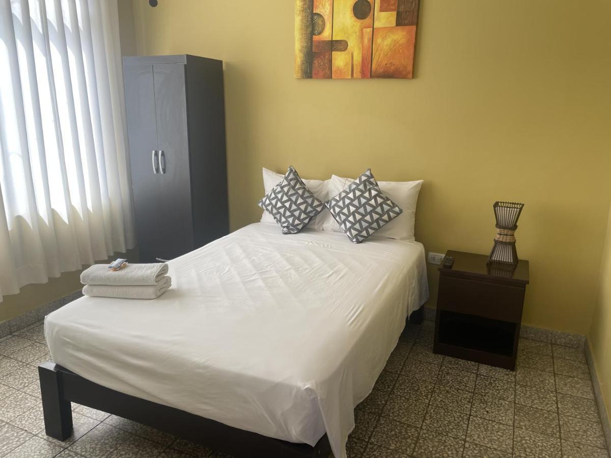 Hotel Calmelia Пьюра Экстерьер фото